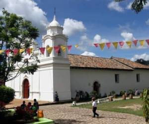 Los paseos a caballo fueron apetecidos por niños y adultos que visitaron la comunidad durante el fin de semana.Foto:Johny Magallanes/El Heraldo