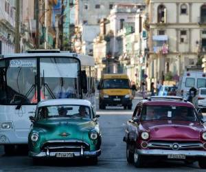 Las sanciones no se han detenido: prohibición de viajes de crucero desde Estados Unidos, limitación de las remesas de cubanos del extranjero a sus familiares en Cuba, o multas para los barcos que transportan petróleo venezolano a La Habana. Foto: AFP.