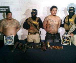 La noche del martes dieron captura a Osnin Rodríguez (33) y Santos Rigoberto Álvarez Flores (35), alias “Demon' y “Plaga”, respectivamente. (Foto: El Heraldo Honduras/ Noticias Honduras hoy)