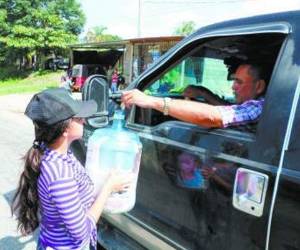 Este martes se recolectaron fondos para comprarle medicinas a la anciana. (Foto: El Heraldo Honduras)