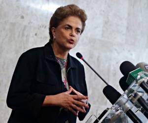 Rousseff está acusada de violar las leyes fiscales al trasladar fondos oficiales a fines distintos de los asignados antes de su campaña de reelección de 2014