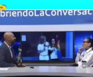Yolanda Andrade durante la entrevista con Jorge Pozas. Foto: Cortesía.