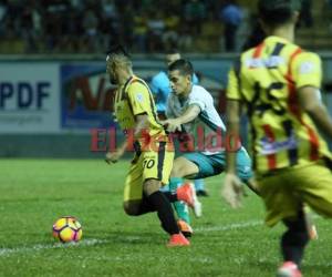 Juticalpa vs Real España ya jugaron el primer duelo de repechaje. (Foto: Ronal Aceituno / Grupo Opsa)