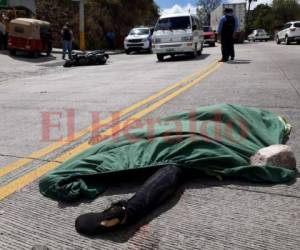 La mujer iba saliendo de una de las calles cercanas a la colonia María Auxiliadora cuando fue arrollada. Foto: Alex Pérez/EL HERALDO