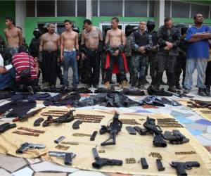 Los peligrosos pandilleros fueron detenidos el domingo en un operativo efectuado en el sector de la Rivera Hernández, al norte de Honduras.