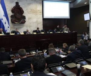 Los diputados del Congreso Nacional retomaron la sesión a las 7:20 de la noche de este jueves. Foto: CN/Twitter.