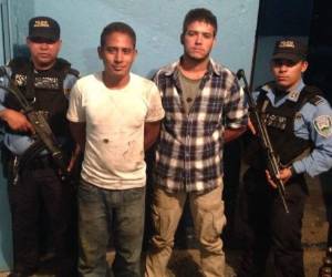 Los sujetos al ser presentados por la Policía Nacional.