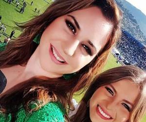 La bella expresentadora de Televicentro, Anna Muñoz, junto a la conductora del noticiero TN5 Estelar, Cristina Rodríguez.