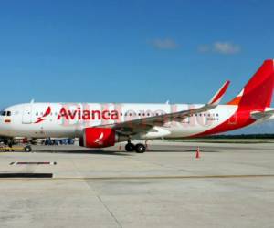 Avianca exonera penalidad por cambios en fechas de viaje debido a situación política.