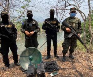 La antena aparentemente servía para reactivar la señal de los teléfonos en el centro penal de Ilama, Santa Bárbara.