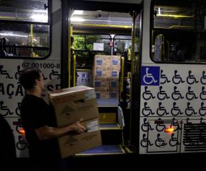 La campaña de Luiz Inácio Lula da Silva denunció que la circulación de autobuses se redujo más del 50 % en Salvador y reportó problemas similares en São Paulo durante la jornada electoral.