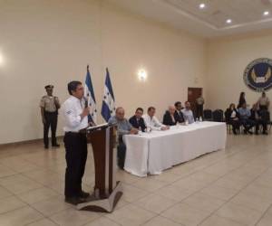 El acuerdo fue firmado por Juan Orlando Hernández, el Cohep, la ENEE, la Asociación Hondureña de Productores de Energía Eléctrica, la EEH y la AHIBA.