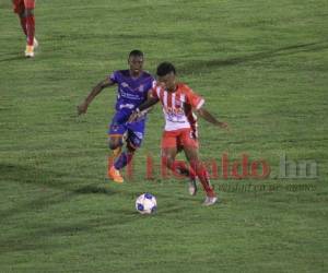 Ambos equipos disputaron un partido de mucha intensidad en el Estadio Ceibeño en el inicio del Torneo Apertura. Foto: Edgar Witty | Grupo OPSA