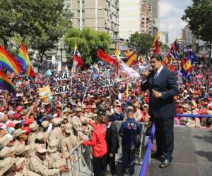 Maduro instaló el Consejo de Defensa de la Nación con el propósito de que este órgano de máximas autoridades de los poderes públicos evalúe el 'golpe parlamentario'. Foto: AFP