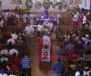 Antes del entierro se realizó una misa de cuerpo presente en la iglesia del pueblo. Fotos: Johny Magallanes/EL HERALDO.
