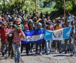 Muchos Guatemaltecos se han unido a las caravanas migrantes que salen desde Honduras hacia Estados Unidos, lo que para muchos representa que si no hay condiciones de empleo para los propios guatemaltecos, menos para extranjeros. Foto: AFP