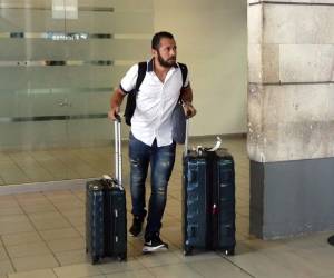 Alfredo Mejía tras su llegada al Aeropuerto Toncontín de Tegucigalpa. Foto: Marvin Salgado