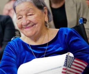 Hacerse ciudadana estadounidense era un sueño de Valles desde hace años. Foto AFP