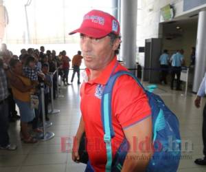 Pedro Troglio, a su llegada al Aeropuerto Toncontín de la capital, procedente de Canadá.