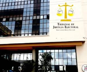 El pleno del Tribunal de Justicia Electoral comenzó con el análisis de las apelaciones presidenciales presentadas por el Partido Liberal. El análisis de los recursos se irá evacuando según el orden en el que fueron presentados.