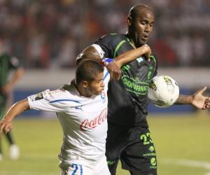 En el último duelo en el Nacional ante un club azteca, el Albo venció 2-1 a Santos. Ese triunfo fue insuficiente para clasificar.