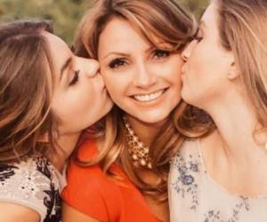 Angélica Rivera mantiene una estrecha relación de amistad y complicidad con sus hijas. Foto: Instagram