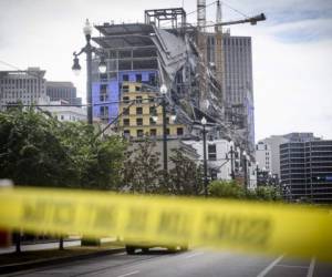 La estructura del hotel Hard Rock sufrió considerables daños y se está evaluando la situación de sus cimientos.