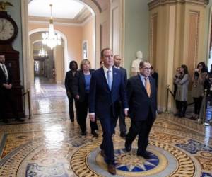 El proceso arranca formalmente mientras un informe oficial asegura que la Casa Blanca violó la ley al retener los fondos para Ucrania. Foto AFP