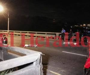 Los hombres fueron bajados de la unidad de transporte y acribillados en la calle.