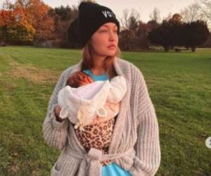 Esta fue la primera foto que Gigi Hadid compartió con su hija. Foto: Instagram