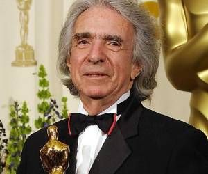 'Love Story' le valió la nominación a los Oscar, Hiller dirigió una treintena de películas, entre las cuales 'The Americanization of Emily' (1964) y 'The Man in the Glass Booth' (1975).