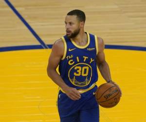 Curry anotó 1 de 5 en lanzamientos lejanos en la primera mitad y terminó con 11 de 25 en lanzamientos de campo y 3 de 13 en triples. Foto:AP