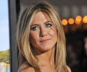 Es el segundo matrimonio que termina para la exestrella de 'Friends', que se casó con el galán de Hollywood Brad Pitt en 2000. Fotos AFP / Facebook