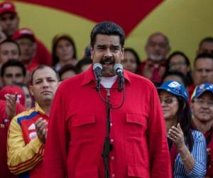 La bancada opositora pretende declarar el 'abandono del cargo' del presidente y su 'falta absoluta', lo que espera que pudiera llevar a su destitución. Foto: AFP