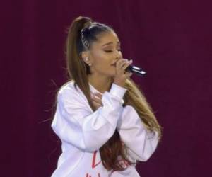 Ariana Grande durante este show benéfico. Foto captura YouTube