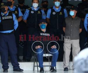 Esta imagen captada por EL HERALDO demuestra las el supuesto lenguaje corporal de Hernández en el que estaría enviando un mensaje.