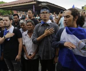 TOPSHOT - View of the headquarters of the FSLN which were occupied and looted by a mob of protesters in Diriamba, 40 km from Managua, on June 14, 2018.Activists faced off with Nicaraguan pro-government forces in hours of deadly clashes Thursday amid a nationwide strike to protest government repression of dissent that has left at least 162 dead. / AFP PHOTO / MARVIN RECINOS