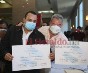 Jorge Aldana y Roberto Contreras llegaron al CNE a recoger su credencial como los nuevos alcaldes del Distrito Central y San Pedro Sula, respectivamente.