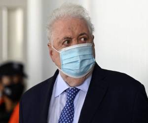 El presidente de Argentina, Alberto Fernández, solicitó la renuncia de su ministro de Salud, Ginés González, el 19 de febrero de 2021 luego de que se revelara que personas cercanas a él habían sido vacunadas contra el COVID-19 en su oficina, sin tener que pedir turno. Fotos: Agencia AFP.