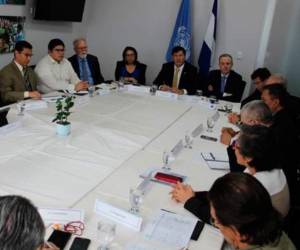 La ONU está promoviendo y financiando el diálogo, pero aún no hay acuerdos concretos.