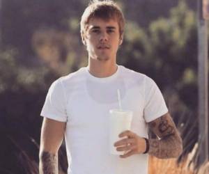 Durante su polémica estadía en Rio en su gira de 2013, el cantante -que entonces tenía 19 años- pintó un grafiti en el antiguo Hotel Nacional. Foto: Instagram