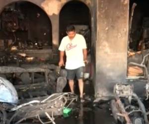 Dentro de la casa se quemaron todas las pertenencias, incluidas tres motocicletas. Foto: EL HERALDO