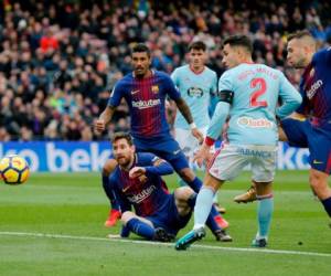 Messi, con su decimotercer tanto liguero, pudo al menos ampliar su ventaja en la tabla de goleadores, ahora con cuatro más que Cedric Bakambu (Villarreal) y Simone Zaza (Valencia). Foto:AFP