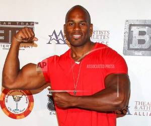 El exluchador de 39 años, estaba a unos 46 metros (50 yardas) de la playa cuando se le vio por última vez, añadió la policía. Foto: AP.