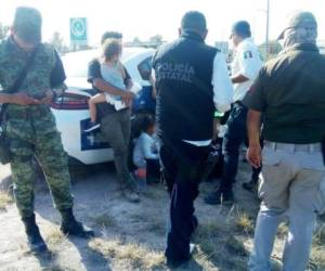 Los migrantes fueron llevados el Instituto Nacional de Migración. Foto: Cortesía Milenio