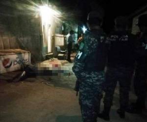 Según la Policía Nacional el hecho fue cometido por delincuentes que se conducían en una camioneta Ford Escape, color gris, sin placas.