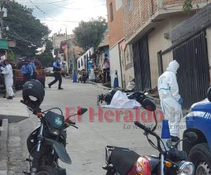 El cuerpo de la víctima quedó tirada en medio de la calle.