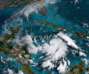 El huracán Delta se encuentra en el Caribe y al interactuar con Gamma dejará fuertes lluvias en el territorio nacional.