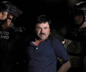 El capo mexicano, Joaquín 'El Chapo' Guzmán, al momento de ser entregado a Estados Unidos, por parte de autoridades mexicanas. Foto: El Heraldo (archivo).