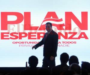 El candidato presidencial del Partido Liberal, Luis Zelaya, se convirtiÃ³ anoche en el primero de la oposiciÃ³n en presentar su plan de gobierno que llevacomo nombre âPlan Esperanza: Oportunidades para todos, privilegios para nadieâ.